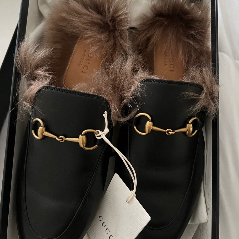GUCCI 
Calfskin Fur Womens Princetown Slippers 38 1/2 Black